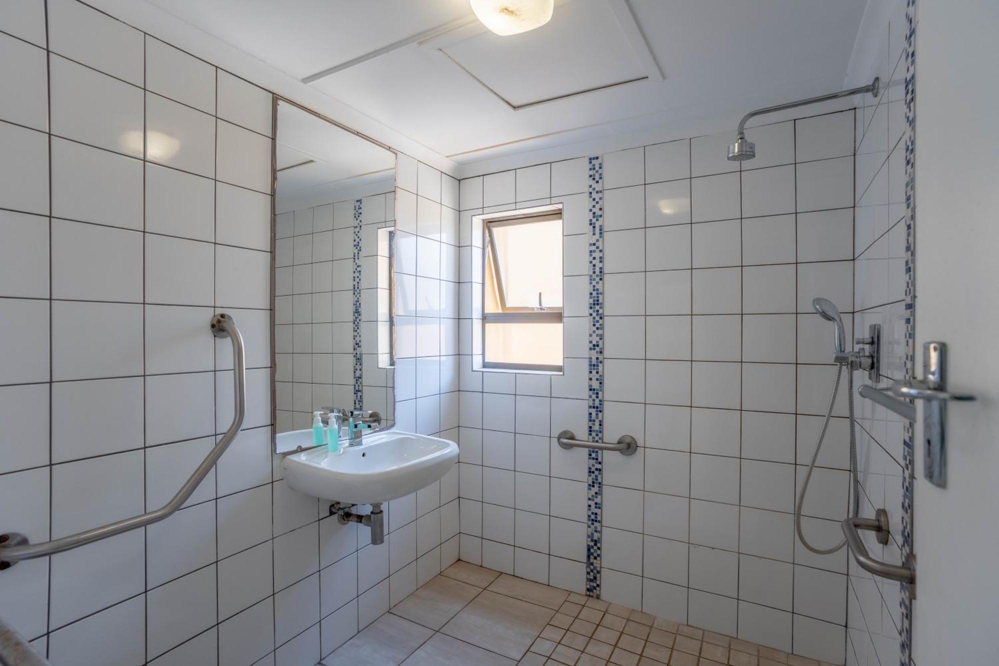 Glenashley Beach Accommodation - B&B And Backpackers 다반 외부 사진