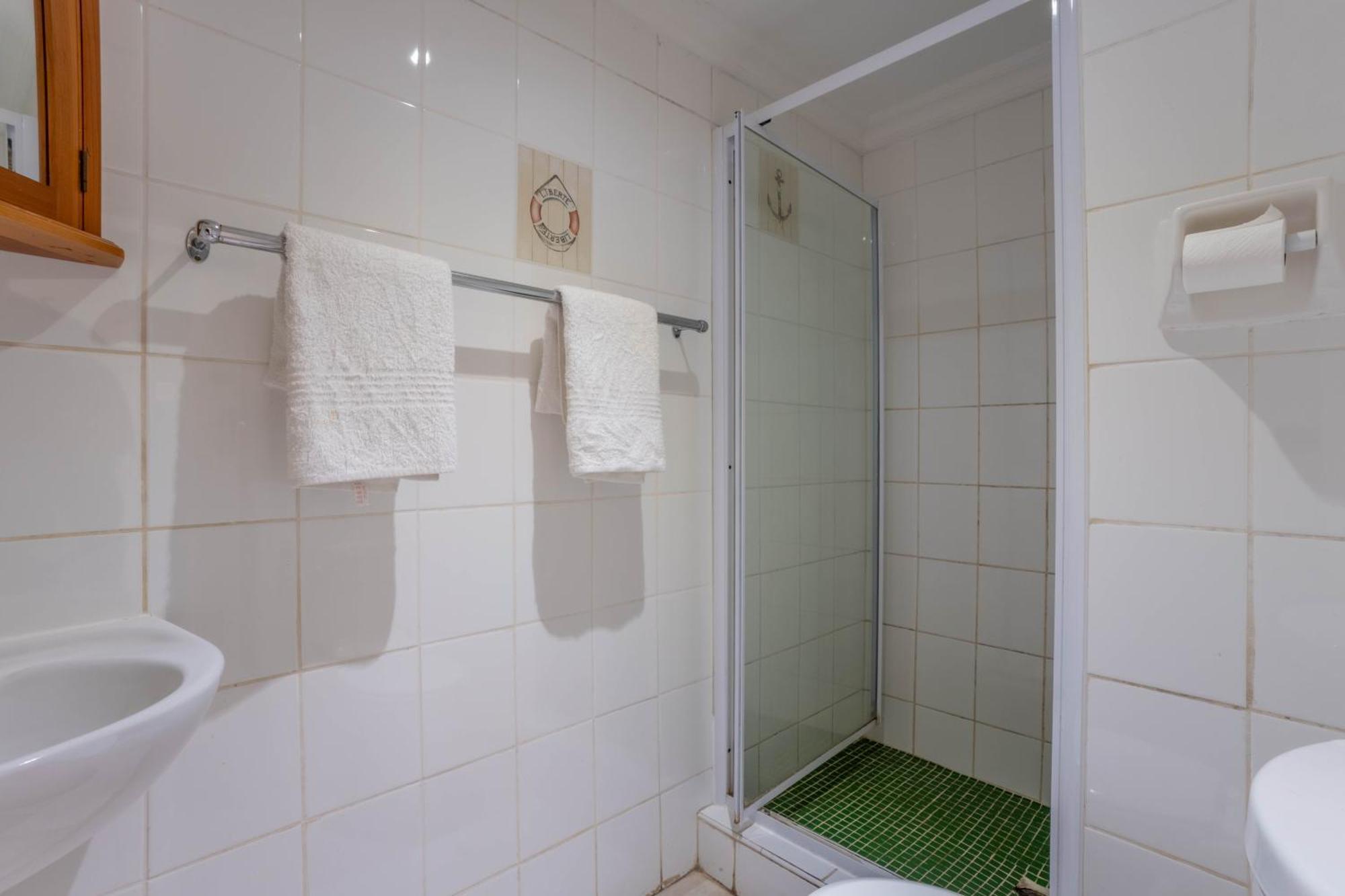 Glenashley Beach Accommodation - B&B And Backpackers 다반 외부 사진