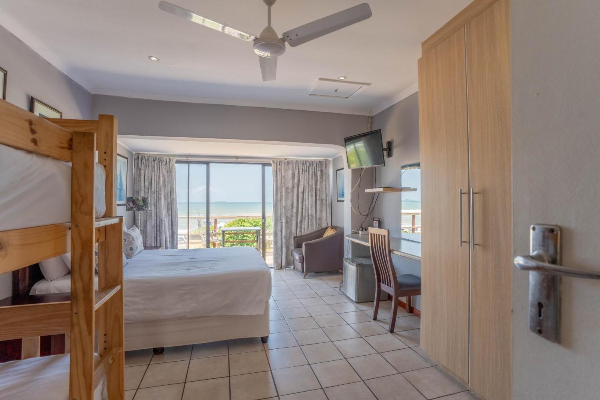 Glenashley Beach Accommodation - B&B And Backpackers 다반 외부 사진