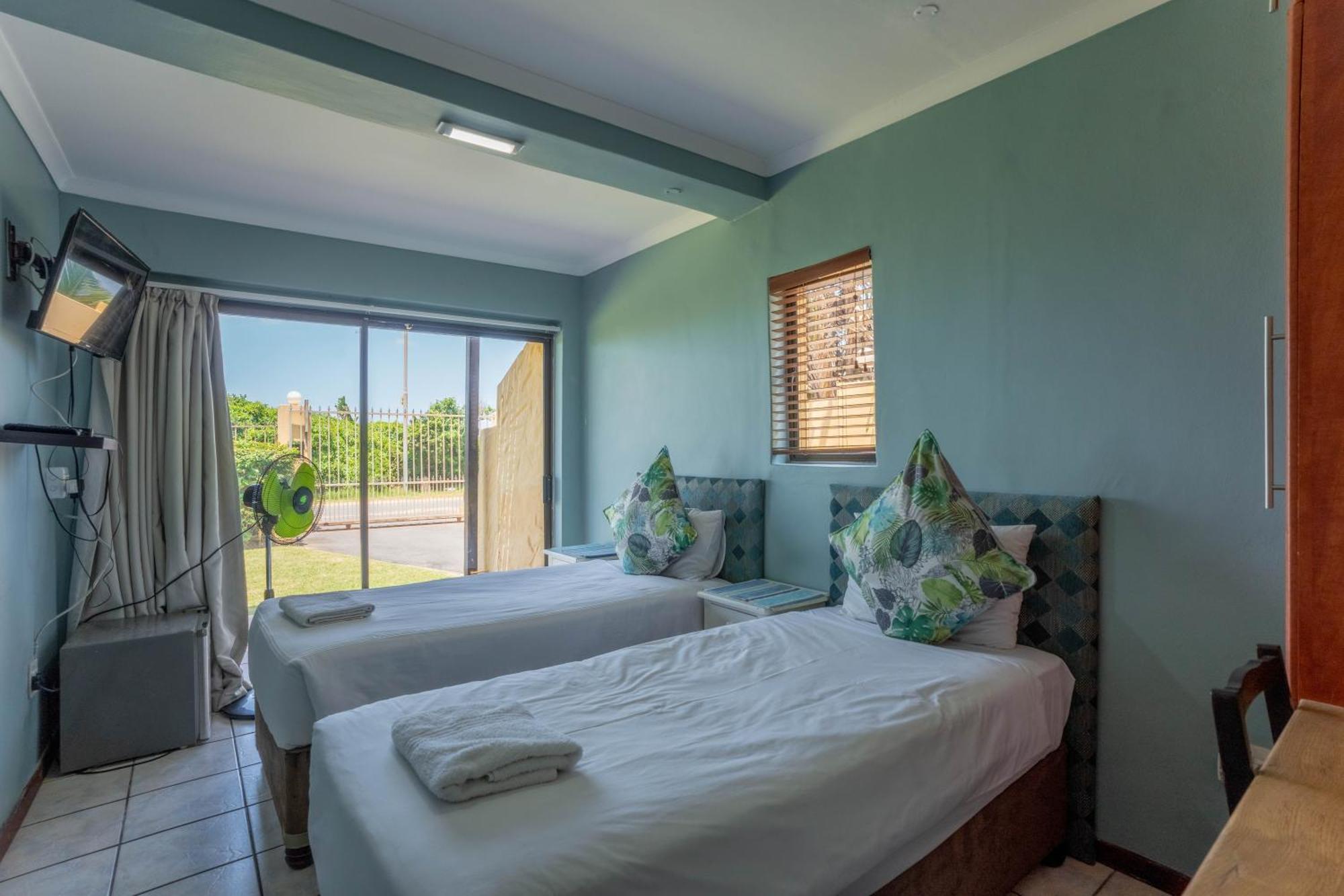 Glenashley Beach Accommodation - B&B And Backpackers 다반 외부 사진